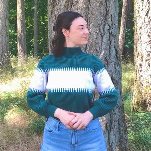 Green turtle neck sweater